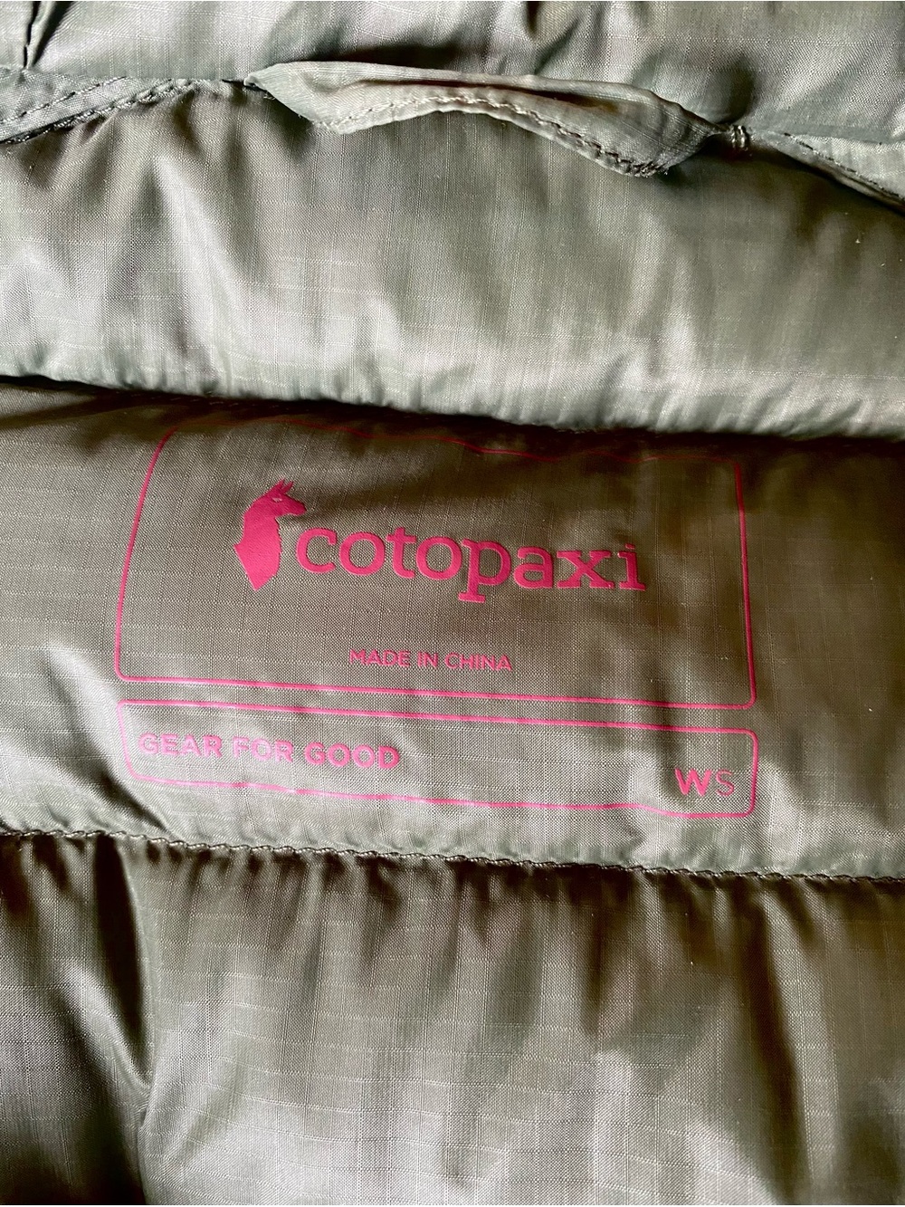 Cotopaxi Fuego Hooded Down Jacket | Olive Green with Pink & Orange | Small - Picture 6 of 8